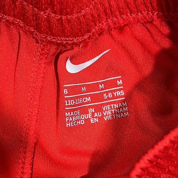 Nike red shorts size 6 - Picture 3 of 4